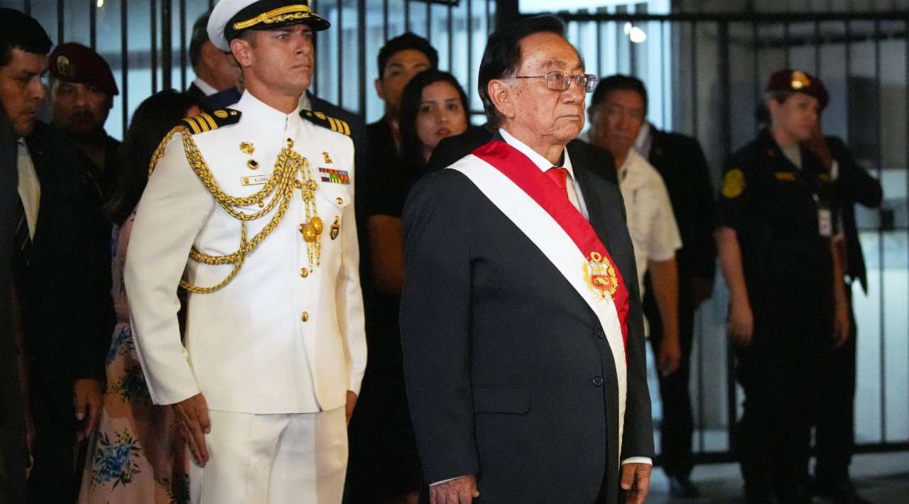 Congreso de Perú nombra presidente interino a José María Balcázar rumbo a elecciones