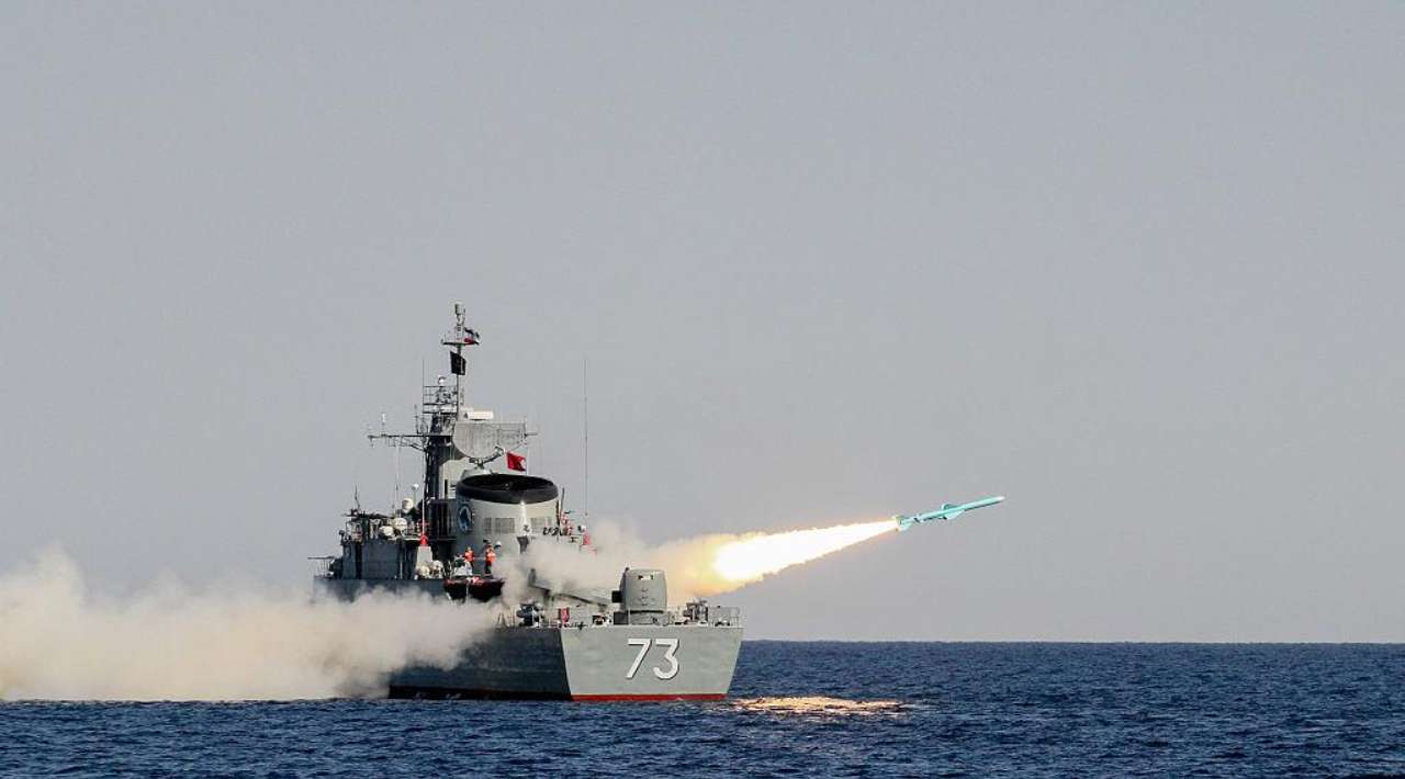 Irán negocia compra de misiles chinos en medio de tensión con EE.UU.