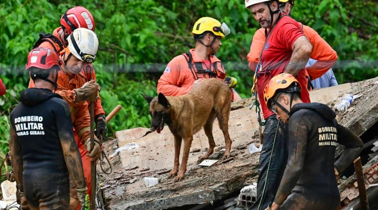 Lluvias récord en Brasil dejan 23 muertos y decenas de desaparecidos