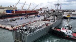 Envía Gobierno Federal mil 193 toneladas de ayuda humanitaria a Cuba en buques de la Armada