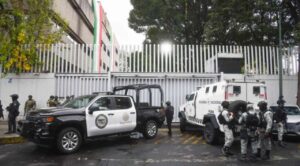 Familia de “El Mencho” reclama su cuerpo; envían al Altiplano a dos detenidos por operativo en Jalisco