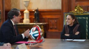 Coca-Cola invertirá 6 mil millones de dólares en México; trofeo del Mundial 2026 llegará esta semana