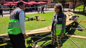 Colapsa templete en graduación de la Ibero; 33 alumnos resultan heridos