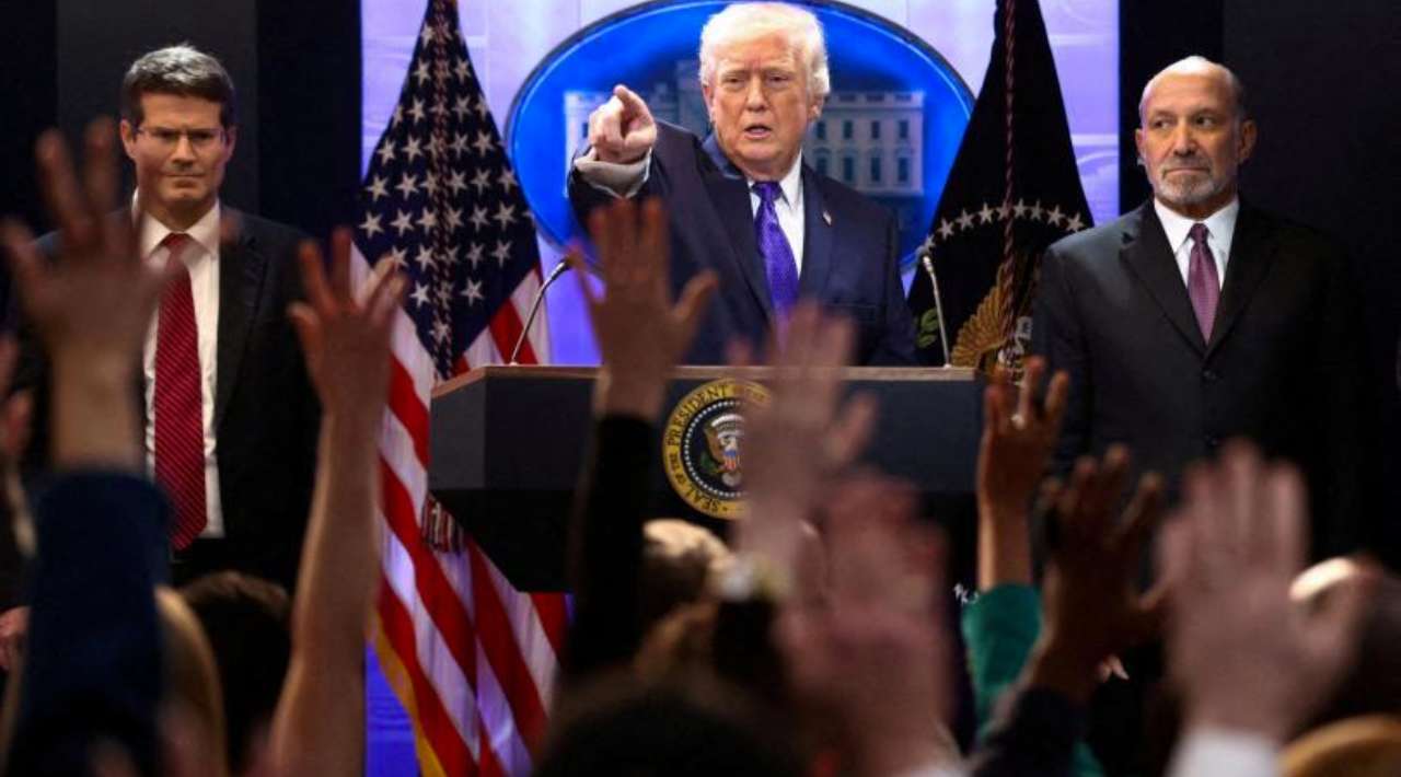 Trump pide a México “intensificar” lucha contra cárteles tras muerte de “El Mencho”