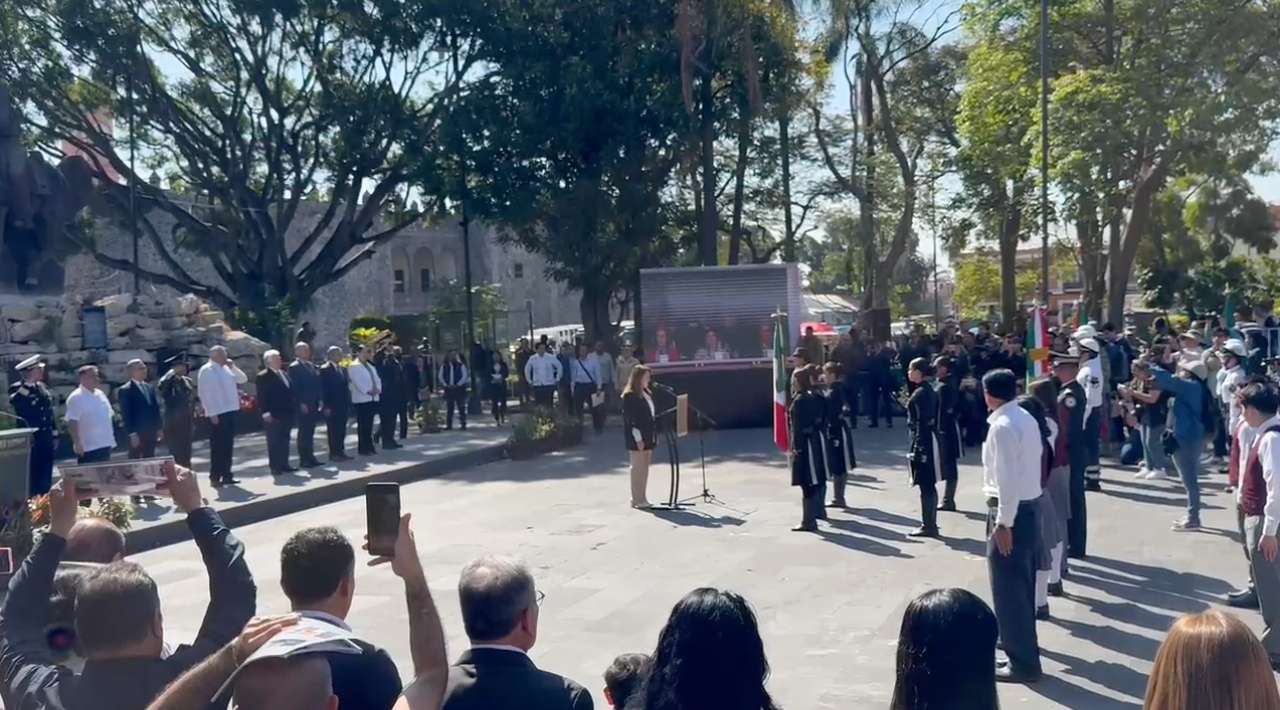 Toma protesta gobernadora a 26 escoltas en el Día de la Bandera