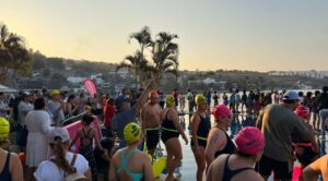 Tequesquitengo vibra con 408 nadadores en el Gran Reto de aguas abiertas.