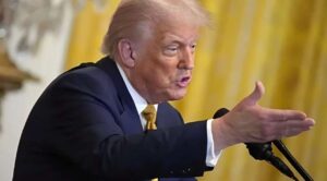 Trump asegura que Irán le ofreció liderar el país; Teherán lo niega