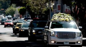 Bajo fuerte operativo de fuerzas federales, sepultan a “El Mencho” en Zapopan