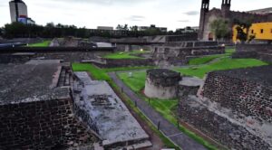 Hallan restos de joven en Tlatelolco; podría tratarse de una figura sagrada mexica