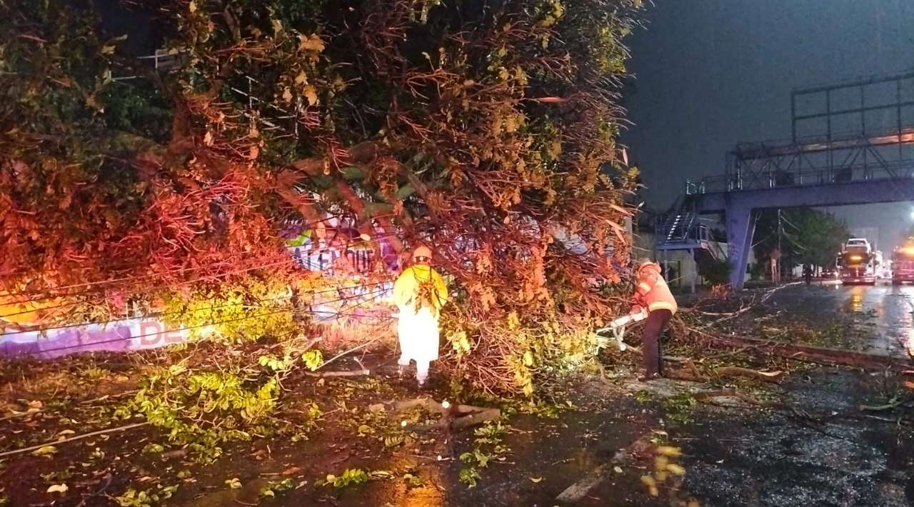 Lluvias y vientos provocan daños en varios municipios de Morelos