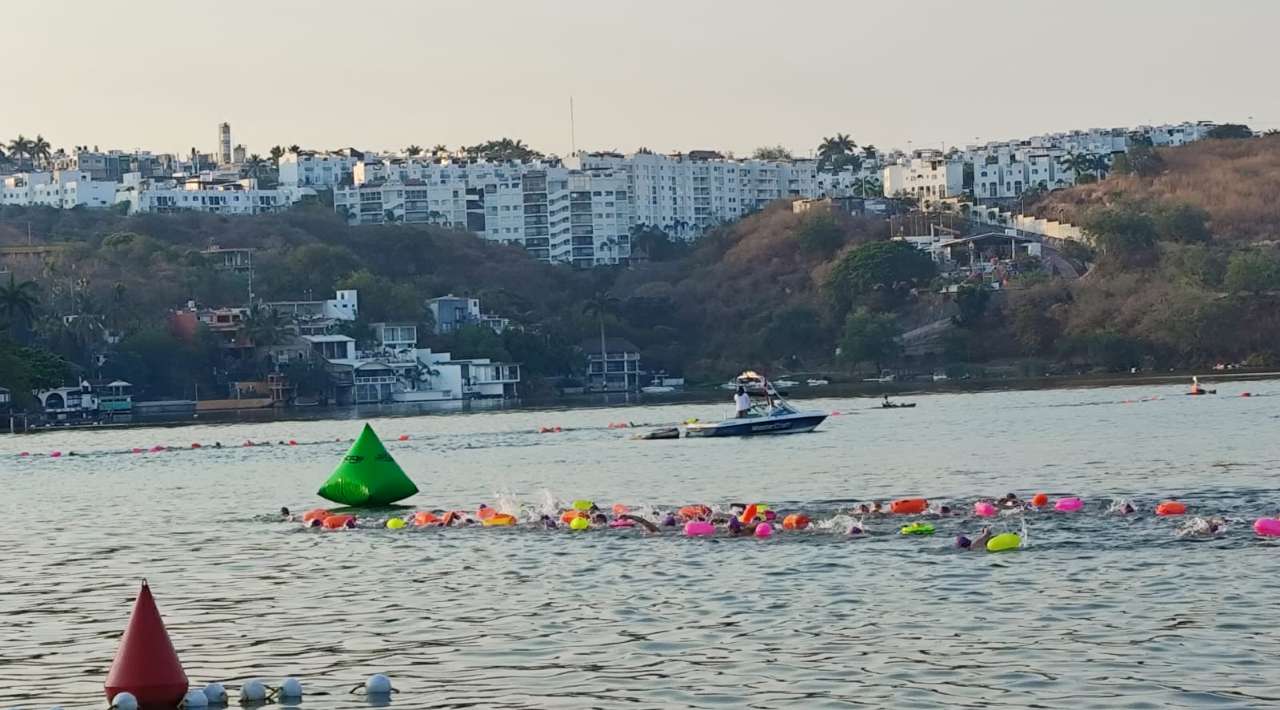 Dos triatletas morelenses ya tienen boleto en mano rumbo a la máxima justa juvenil del país.