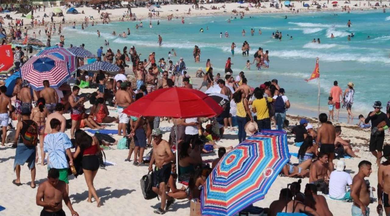 México prevé aumento de 2.6% en turistas por Semana Santa