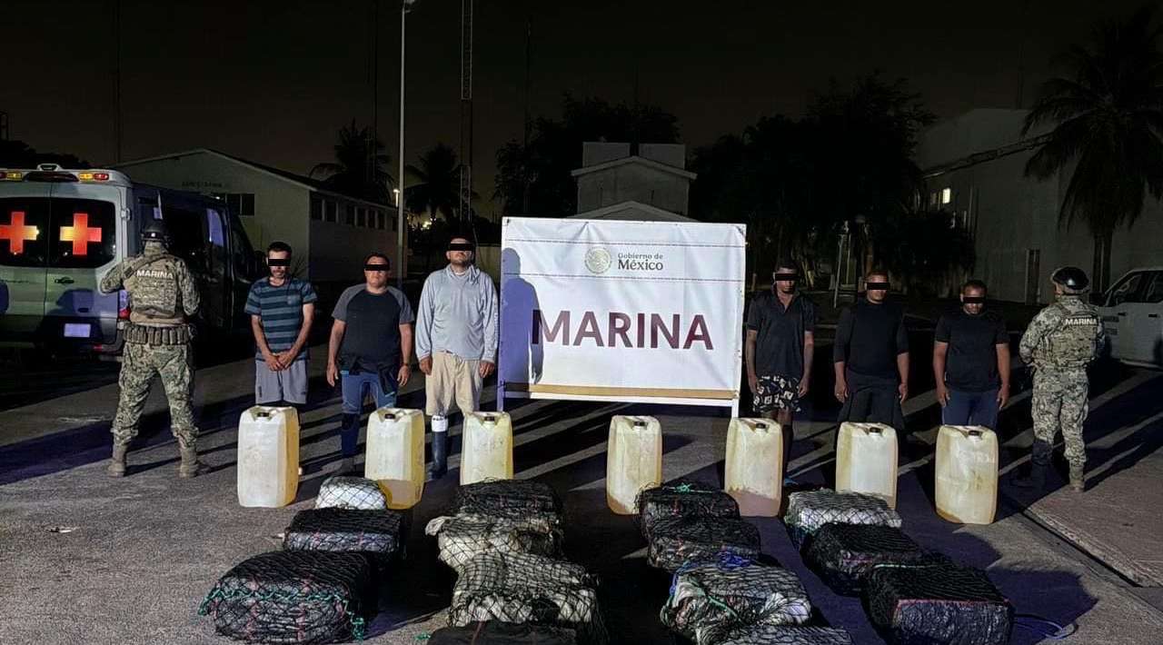 Aseguran 650 kilos de cocaína frente a Michoacán; hay seis detenidos