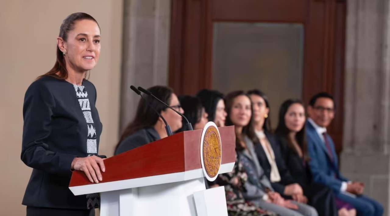 Sheinbaum respalda acuerdo contra violencia digital y afirma que podría denunciar agresión en redes