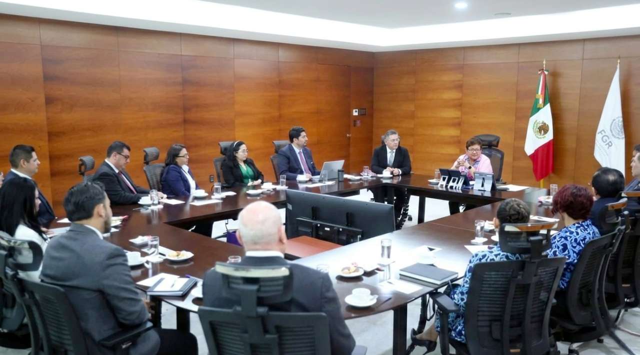 Ernestina Godoy nombra a 11 nuevos fiscales federales; seis son mujeres