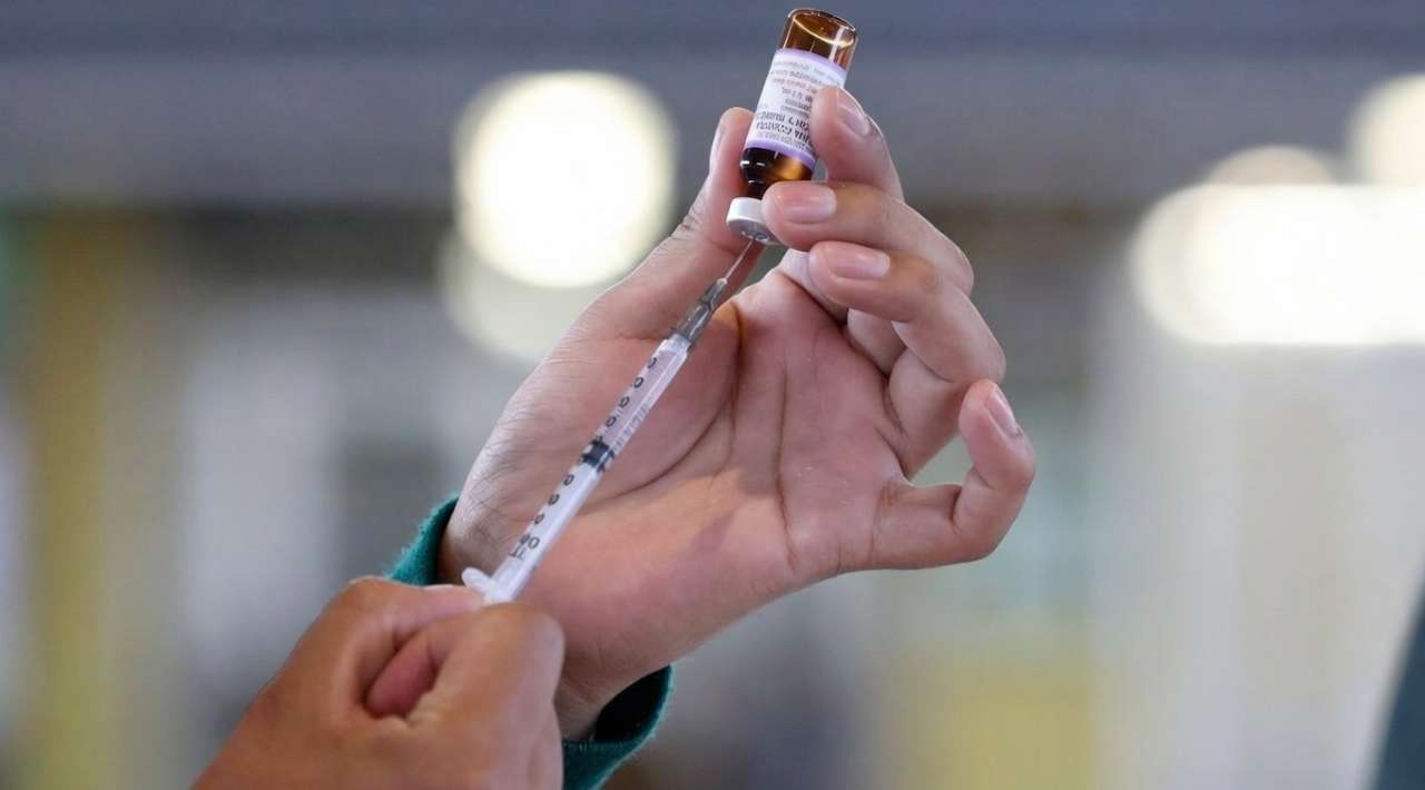 Aplica más de 8 millones de vacunas contra sarampión en tres semanas; equivale a dos años de cobertura: Salud