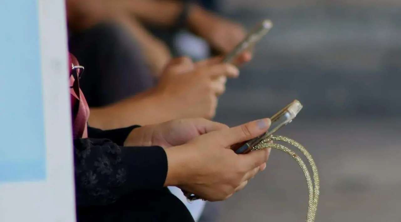 CDMX, Edomex y Nuevo León buscan limitar redes sociales a menores