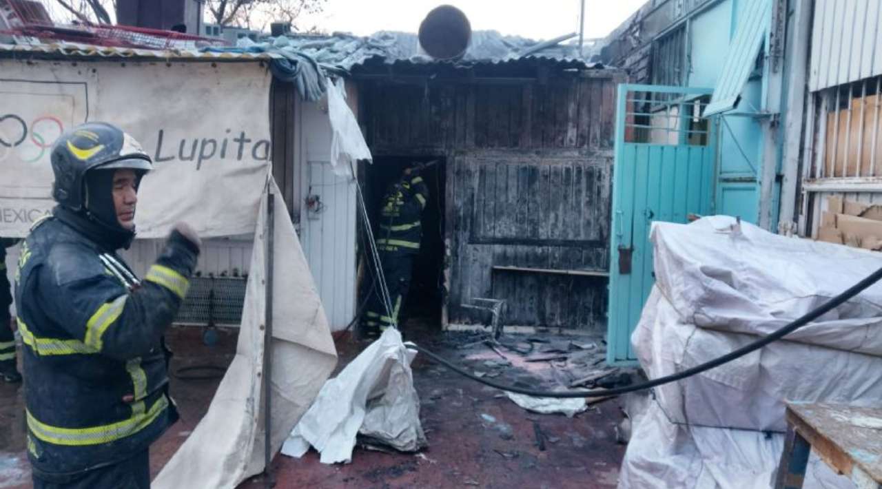 Conato de incendio en penal de Santa Martha Acatitla moviliza a bomberos
