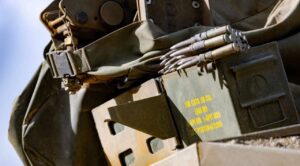 EE.UU. acelera producción de armas tras acuerdos con empresas de defensa