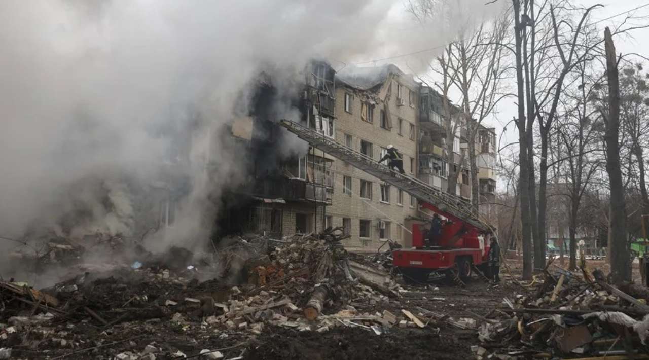 Ataques rusos dejan sin luz a más de 200 mil personas en Ucrania