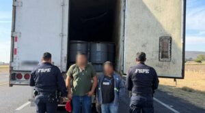 Aseguran tráiler con químicos para drogas sintéticas en Guanajuato