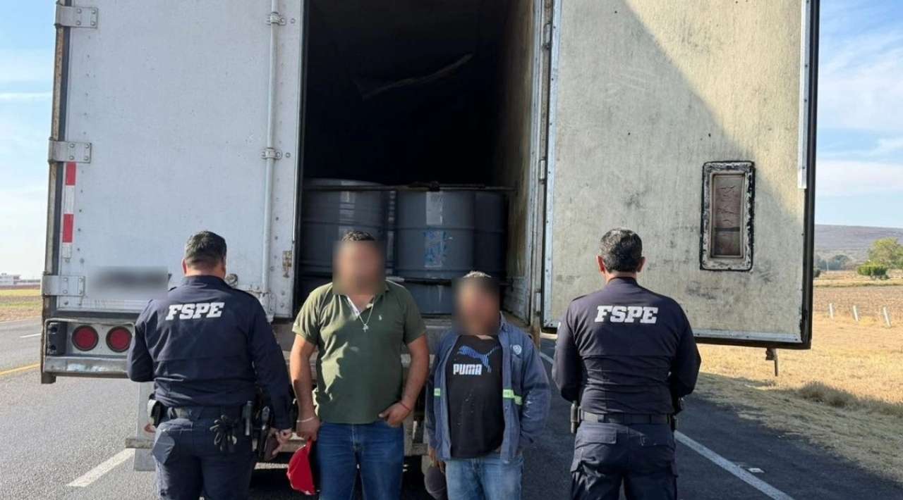 Aseguran tráiler con químicos para drogas sintéticas en Guanajuato