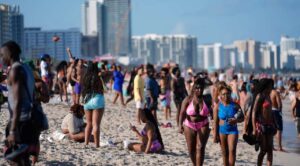 Más de 100 jóvenes fueron detenidos en fiesta de Spring Break en Alabama