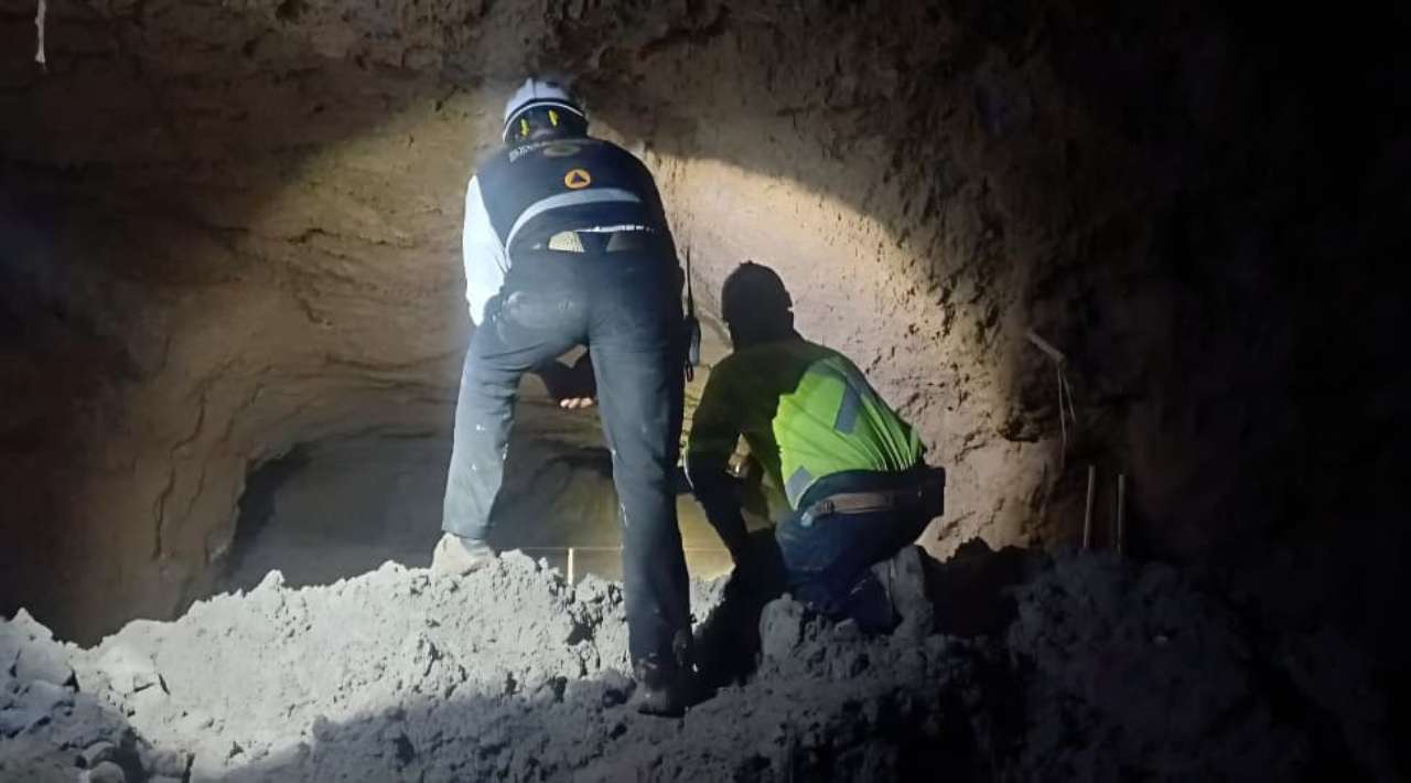 Rescatan con vida a primer minero atrapado en “El Rosario”, Sinaloa
