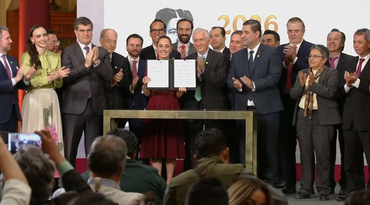 Sheinbaum anuncia acuerdo histórico para impulsar la industria del acero en México