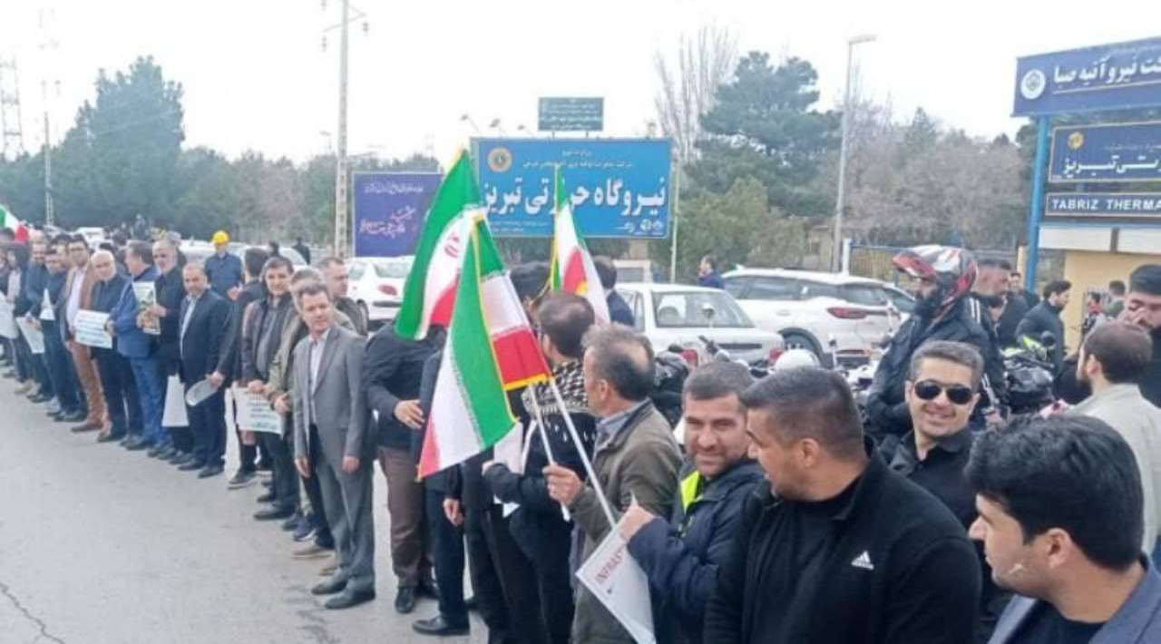 Iraníes forman cadenas humanas para proteger centrales eléctricas