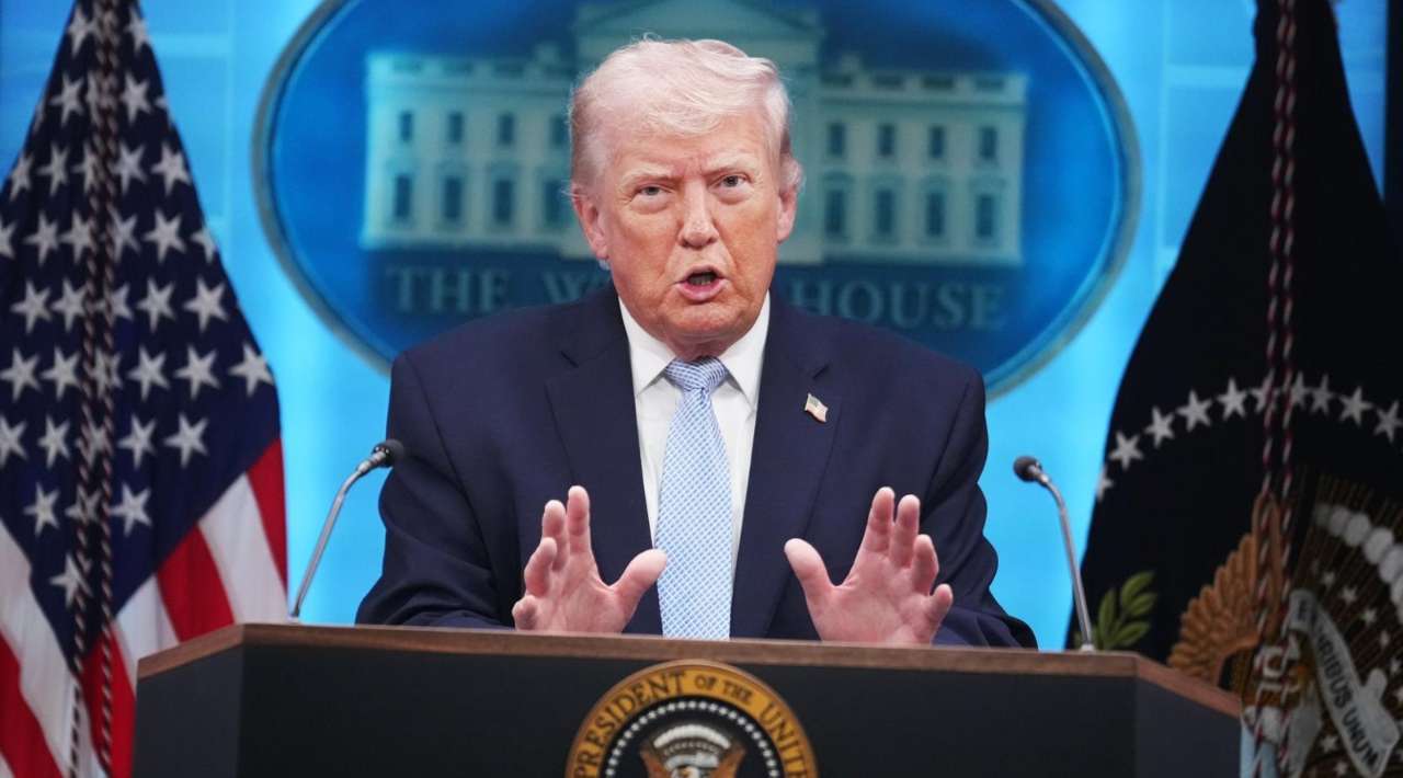 Trump aplaza dos semanas ataque a Irán condicionado abrir Ormuz