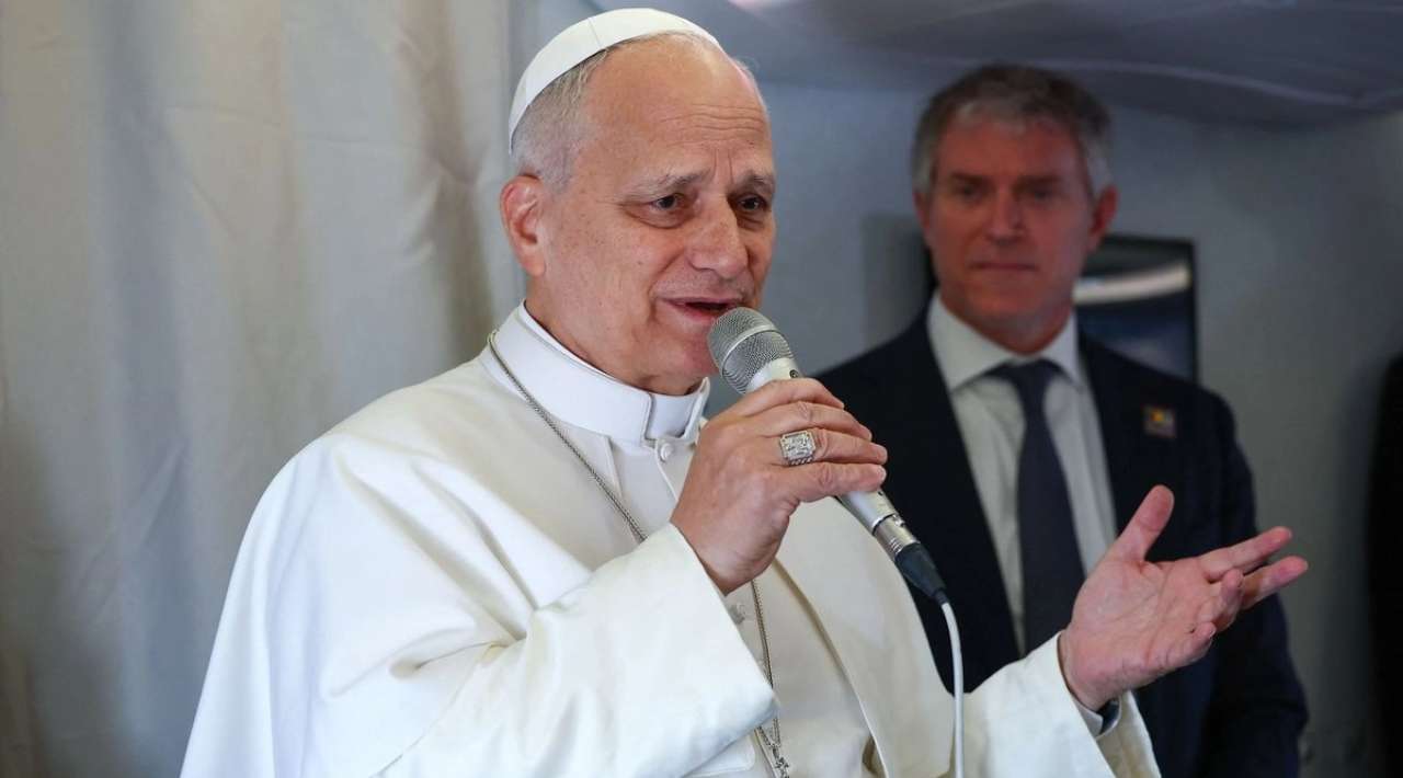 Papa León XIV llama a la paz tras críticas de Trump