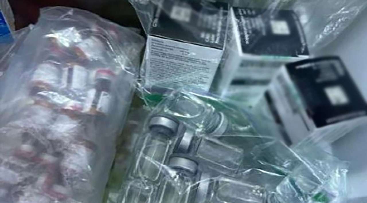 Aseguran vacunas falsas y 15 mil dosis de clonazepam en Edomex