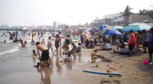 Sheinbaum asegura alta afluencia turística en Veracruz pese a derrame