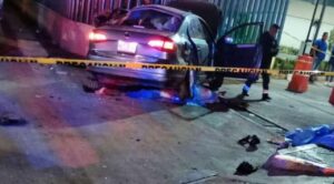 Auto embiste a familias afuera del IMSS en Tecámac; 4 muertos y 7 heridos