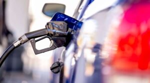 Canadá suspende impuesto al combustible por impacto de guerra con Irán