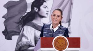 Sheinbaum ordena reforzar vigilancia en centros del ICE tras muerte de mexicano; México acudirá a la ONU