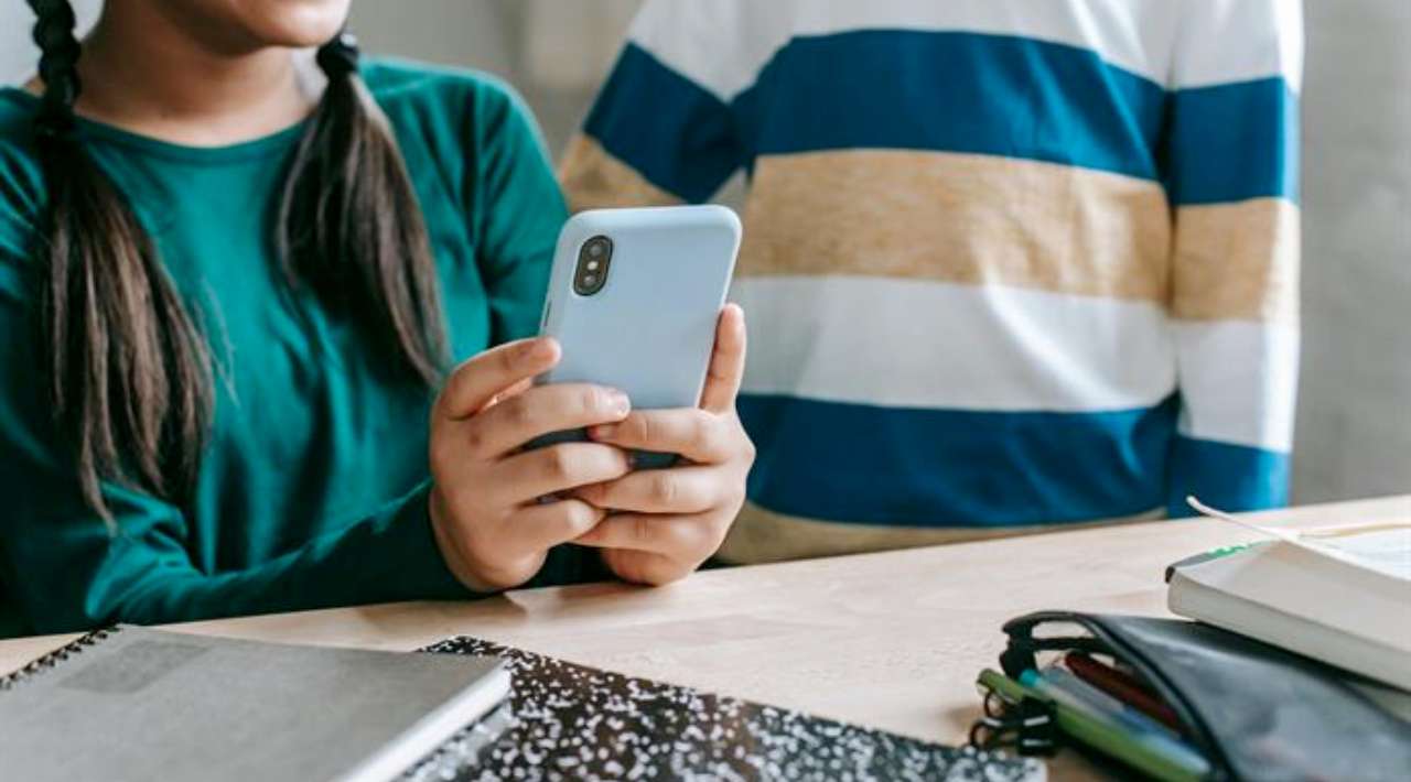 Brasil aplica estrictas reglas digitales para proteger a menores y sancionar a plataformas