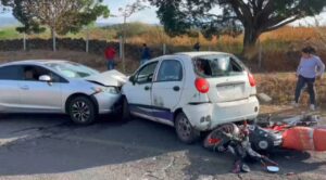 Imprudencia al rebasar deja tres heridos en la Cuernavaca–Tepoztlán