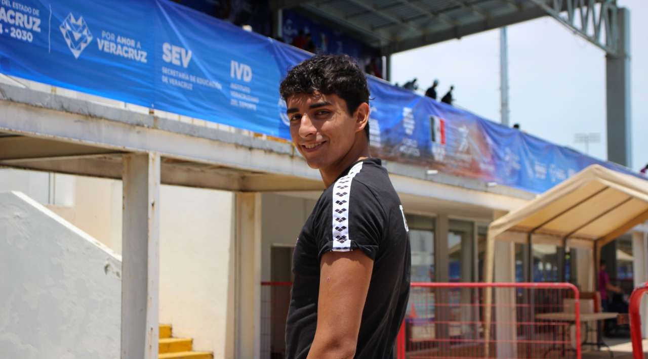 Nadador morelense en clasificatorio