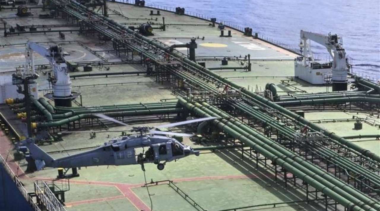 EE.UU. intercepta petrolero iraní y Donald Trump amenaza con abrir fuego