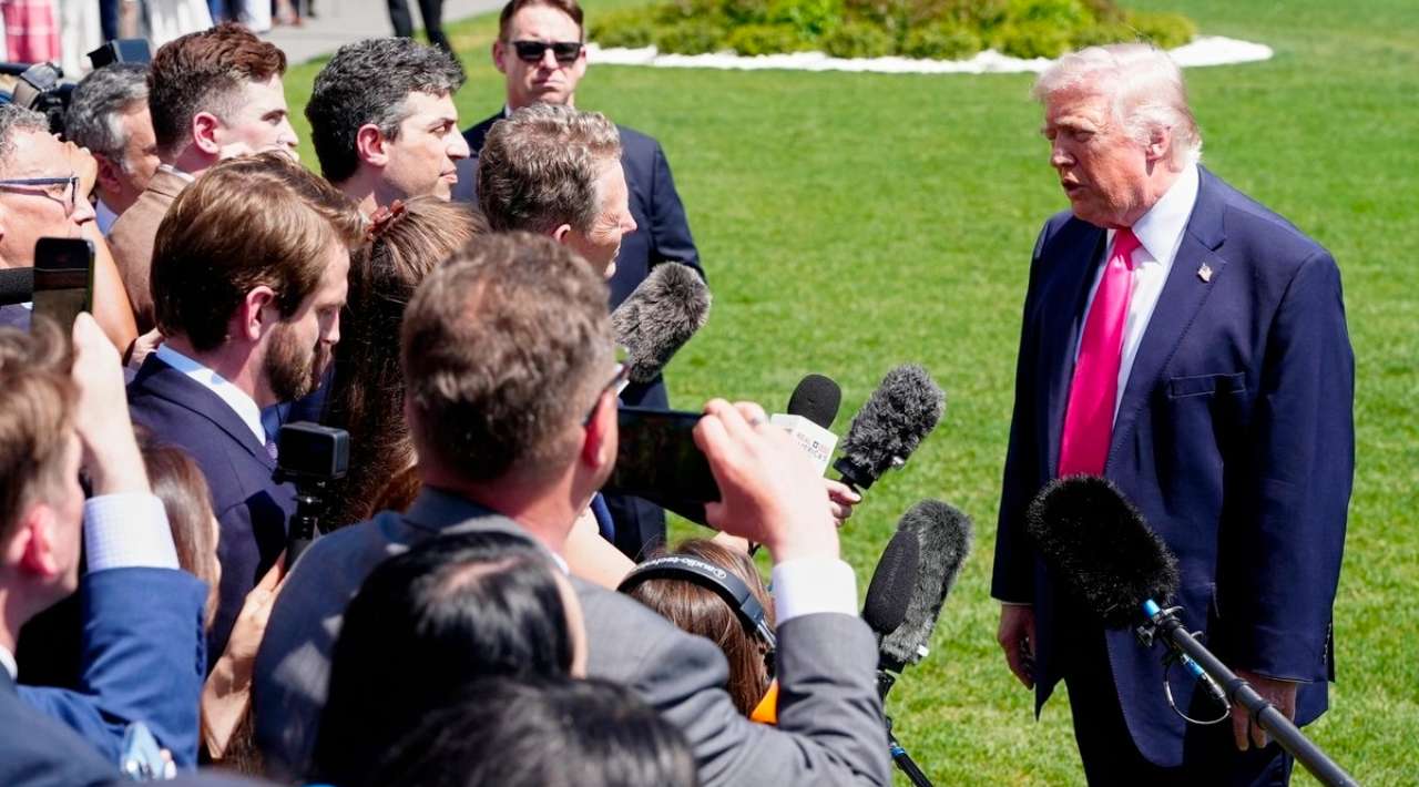 Trump afirma que Irán entregará uranio enriquecido a EE.UU.