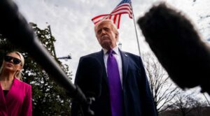 Estadounidenses respalda posible destitución de Trump, según encuesta