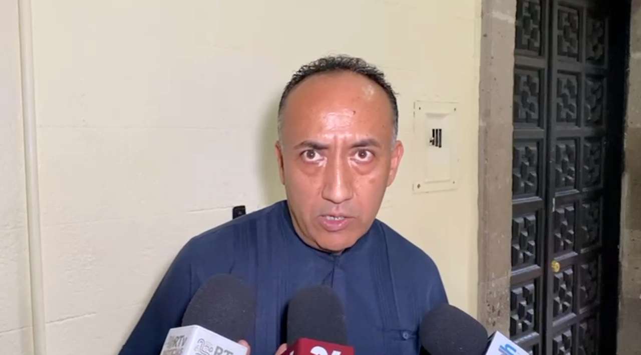 IEBEM promete liquidar adeudos a maestros al 100% este año