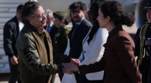 Petro llega a Barcelona para Cumbre en Defensa de la Democracia