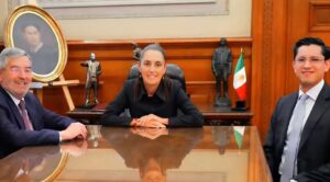 Sheinbaum confirma salida de Juan Ramón de la Fuente y nombra a Roberto Velasco en la SRE