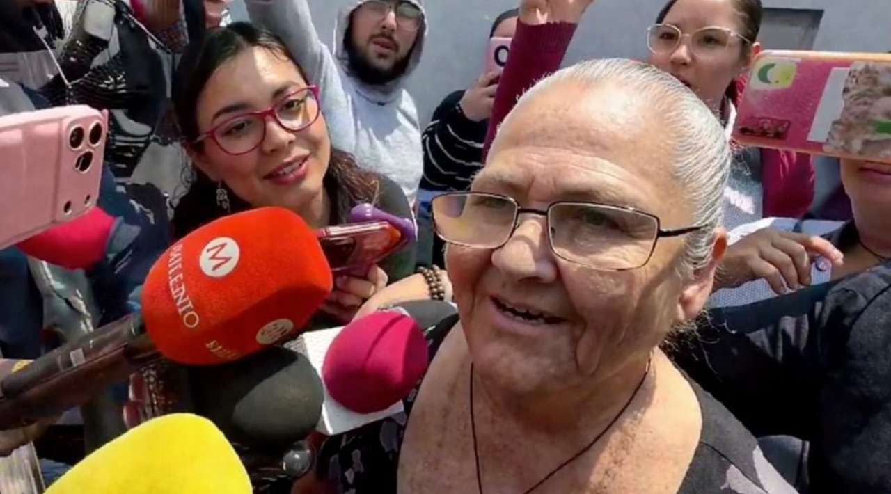Sale de prisión doña Carlota, acusada de matar a invasores: seguirá juicio en casa