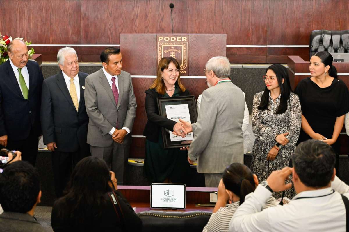 Gobernadora llama a construir proyecto común en aniversario 157 de Morelos