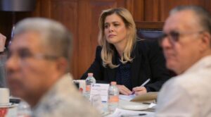 Reciben en San Lázaro solicitud de juicio político contra gobernadora de Chihuahua