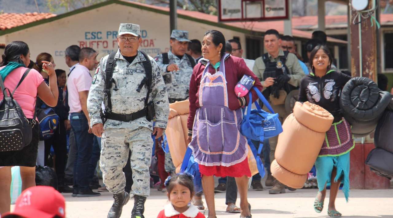 Familias desplazadas de Chilapa regresan a sus comunidades con apoyo de la Guardia Nacional